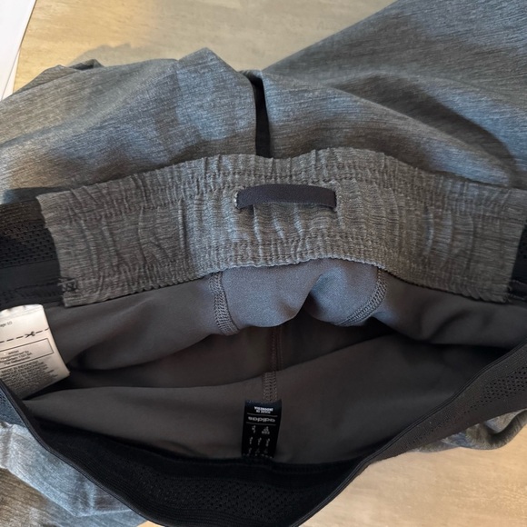 Adidas Aeroready Men’s Gray Athletic Lined Shorts drawstring 5” inseam Small - Picture 9 of 13